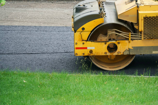 Best Driveway Pavers Contractor  in Lake Waynoka, OH